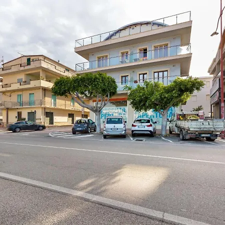 Upscale In Near Beach *