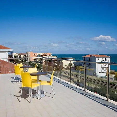 Upscale In Near Beach Torre Melissa